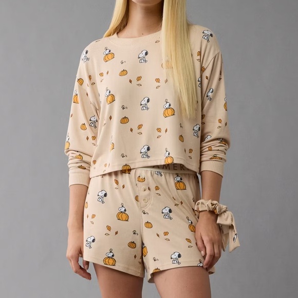 AE Peanuts Fall Plush PJ Set - Picture 2 of 7